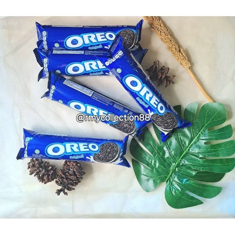 

Oreo Roll 119.6 Gram / Biskuit Sandwich Coklat Dengan Krim