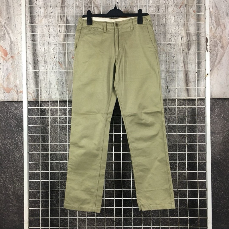 Celana Panjang Pria Chino Slimfit Branded Original Kerja kantor Uniqlo Chino Pants Size 30 . SDA 056