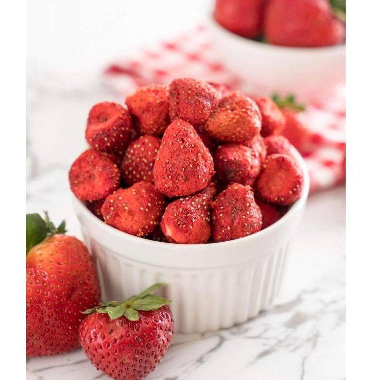 

Strawberry Kering Freeze Dried Utuh Premium Fresh Baru Crispy Original Sweet Taste / Cemilan Buah Sehat 50gr VIRALLL!!