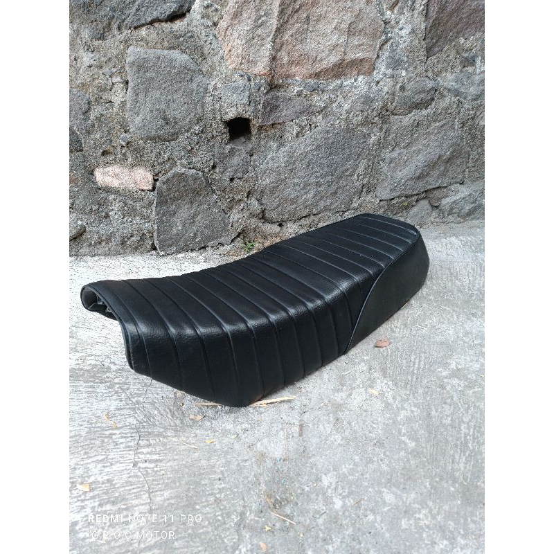 jok win custom  model garis2 , presisi sama tanki nya kualitas sangat bagus jok honda win