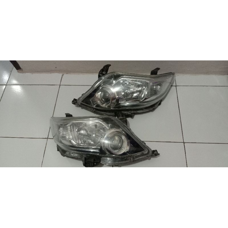 Headlamp lampu depan Fortuner 2013 2014 2015