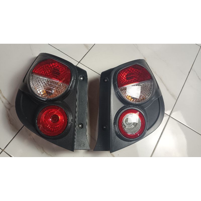 lampu belakang aveo sonic lis hitam