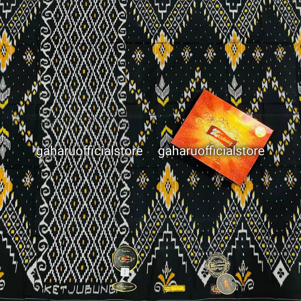 Sarung Ketjubung Gold Motif PLS dan TDP Corak Polosan Hitam Ketjubung Red Mesres