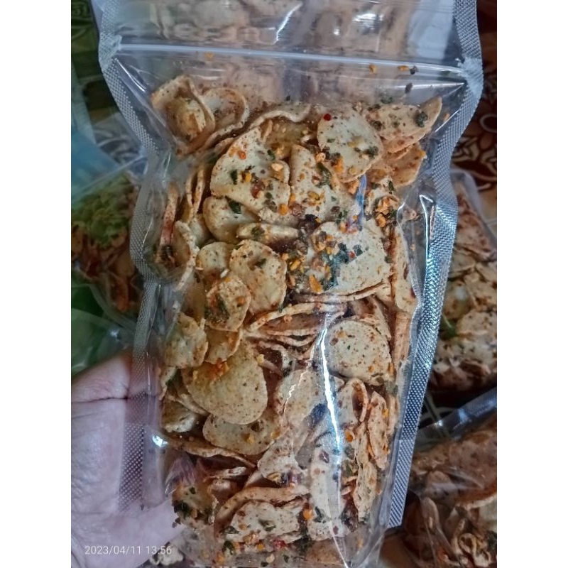 

keripik basreng daun jeruk pedas/ori 500gr