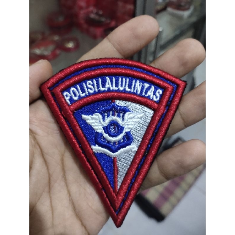 BORDIR POLISI LALU LINTAS