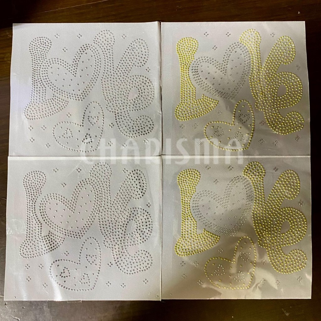 Mote gosok motif love/ Asesoris Baju / Hotfix