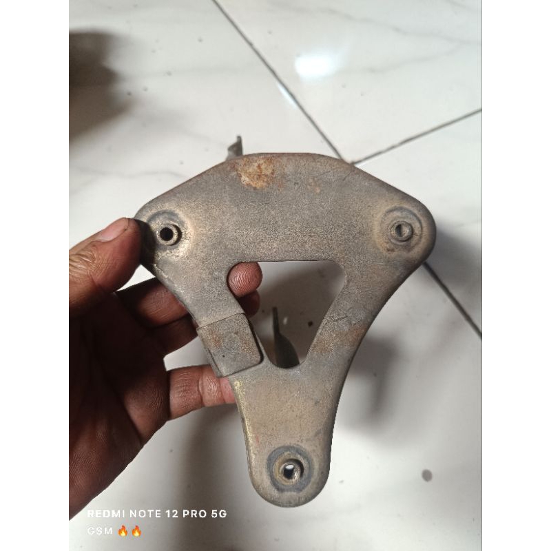 breket dasi sogun 125 R braket dudukan dasi shogun 125 R ori lepasan