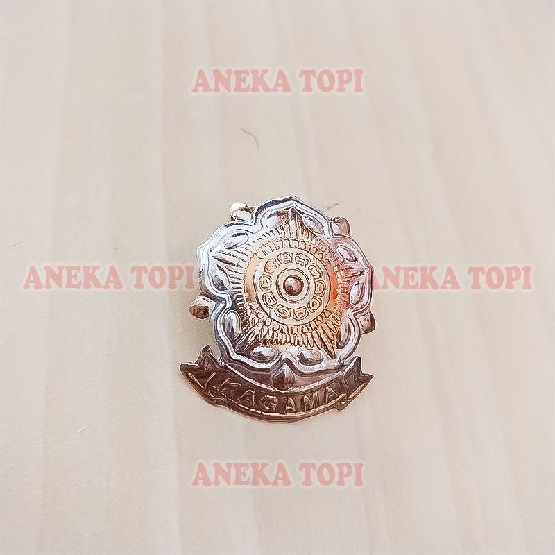 Pin Kagama Pin Bros Keluarga Alumni Universitas Gajah Mada Pin UGM - Aneka Topi