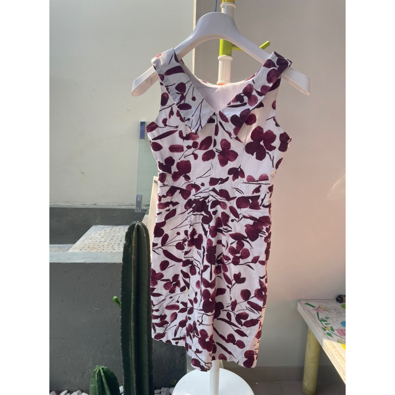 Dress pendek tanpa lengan minimal cain katun warna merah putih