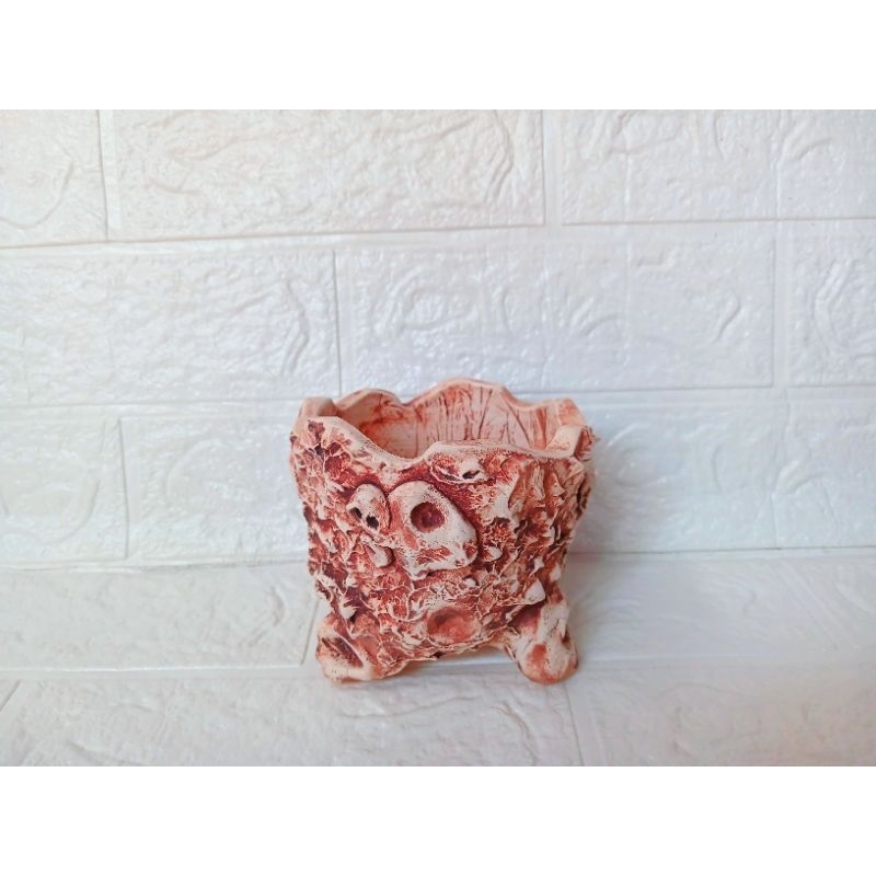 pot relief handmade keramik