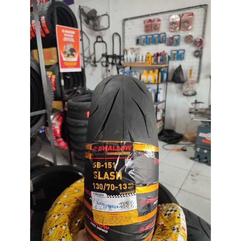 BAN MOTOR NMAX TUBLESS SWALLOW SLASH 130/70-13 SOFTCOMPOUND