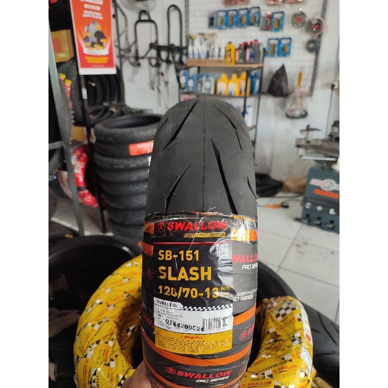BAN MOTOR NMAX TUBLESS SWALLOW SLASH 120/70-13 SOFTCOMPOUND