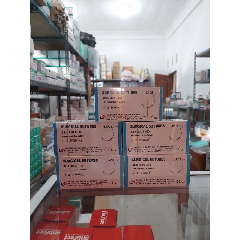 Catgut Silk 4/0 + jarum 3/8 circle (Ecer)