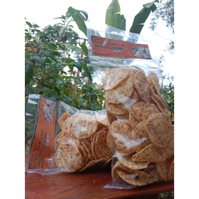 

keripik tempe ibrafamily tempe sagu. 0ri 250gr pedas 160gr