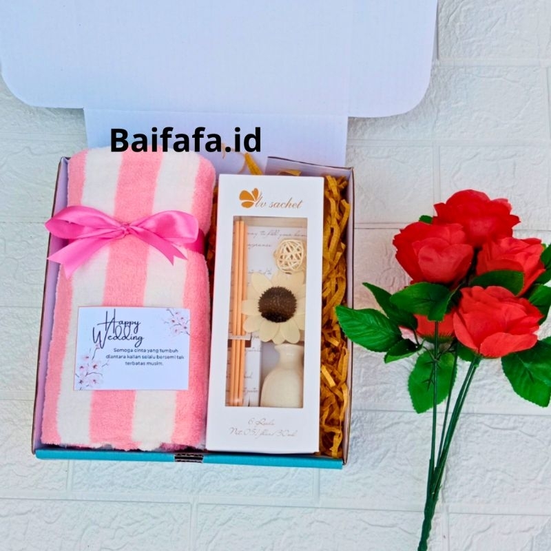 Hampers Reed Diffuser & Handuk | Kado Pernikahan | Kado ulang Tahun | Kado Wisuda