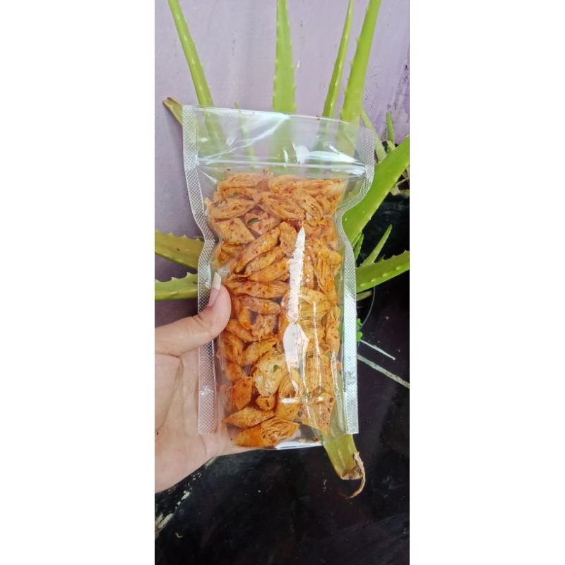 

lumpia kering pedas 500g