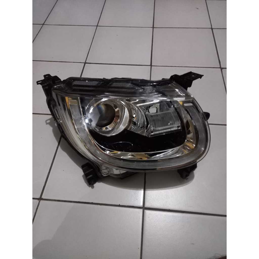 Headlamp Suzuki Ignis Kanan
