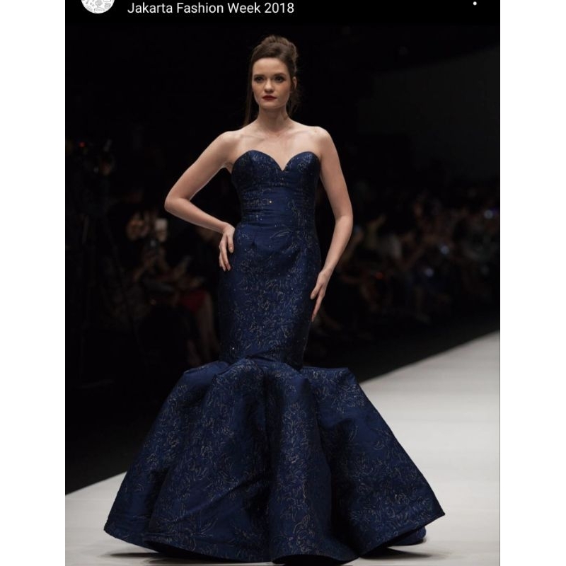 gaun prewedding / gaun mermaid / gaun navy