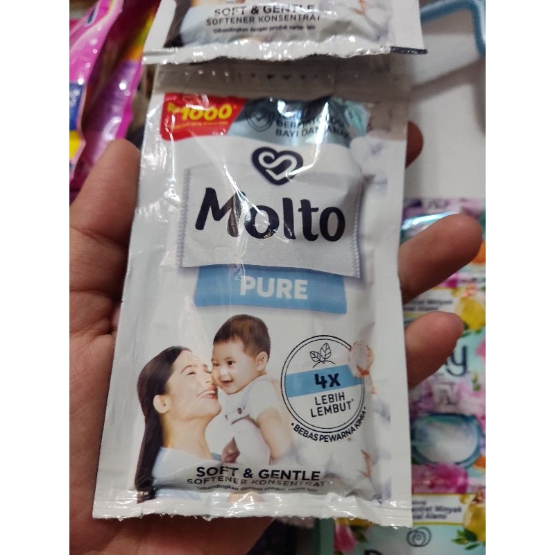 Molto Pewangi Pure Sachet