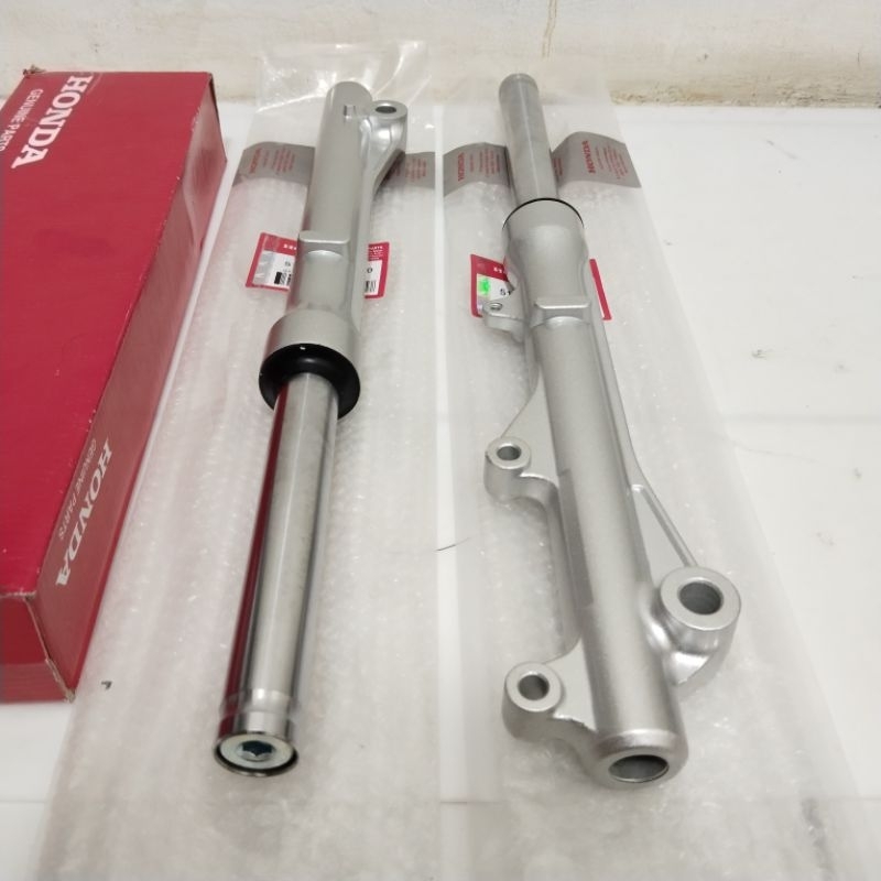 As shock depan ( 1set kanan kiri ) Honda Scoopy New plus tabung