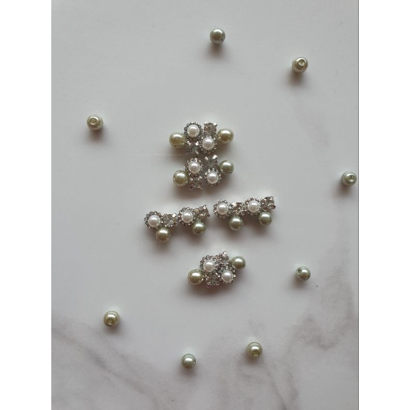 10payet rangkai bunga mutiara kristal Sage green muda