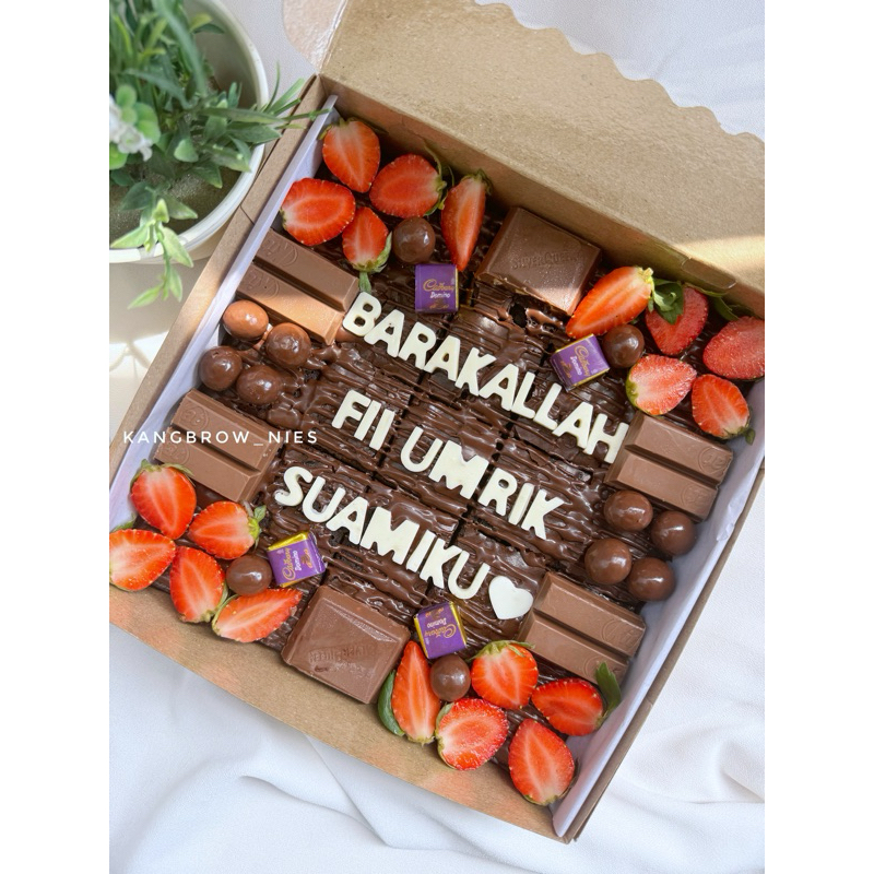 

fugdy brownies medan / kue ulang tahun