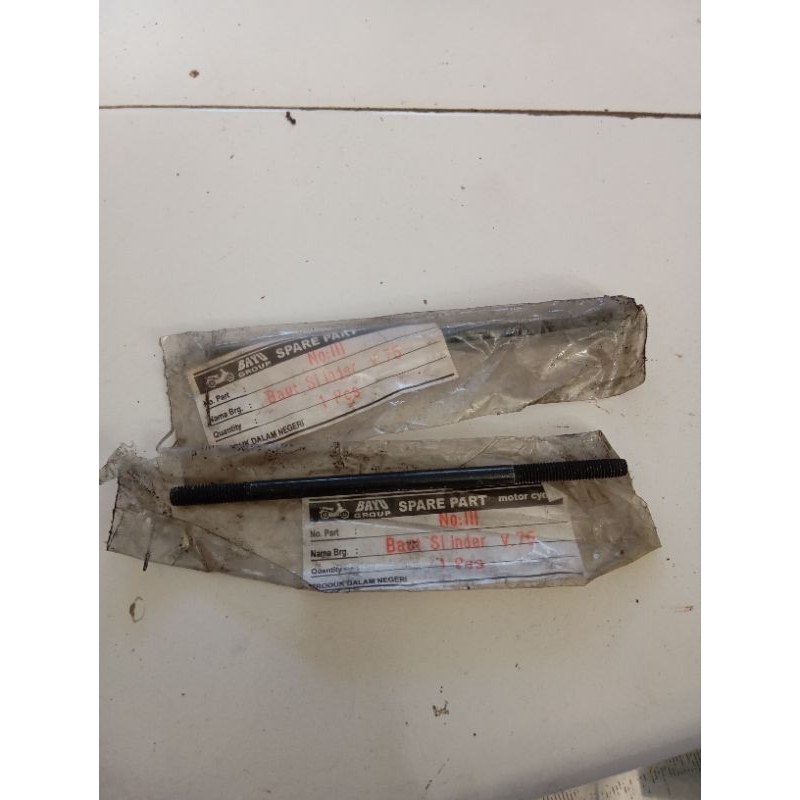 Baut Silinder Cylinder Yamaha V75