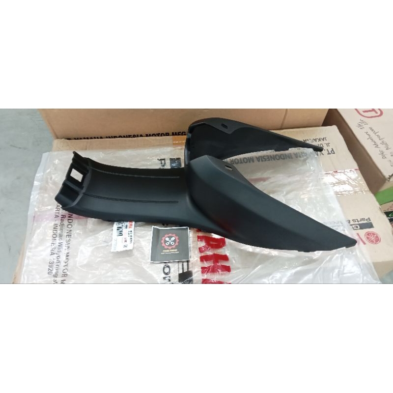 Tutup Cover tangki Cover bawah Jok Tangki FIZR FIZ FIZ R Vega Lama 4US-F842N-00 Original Genuine Yam