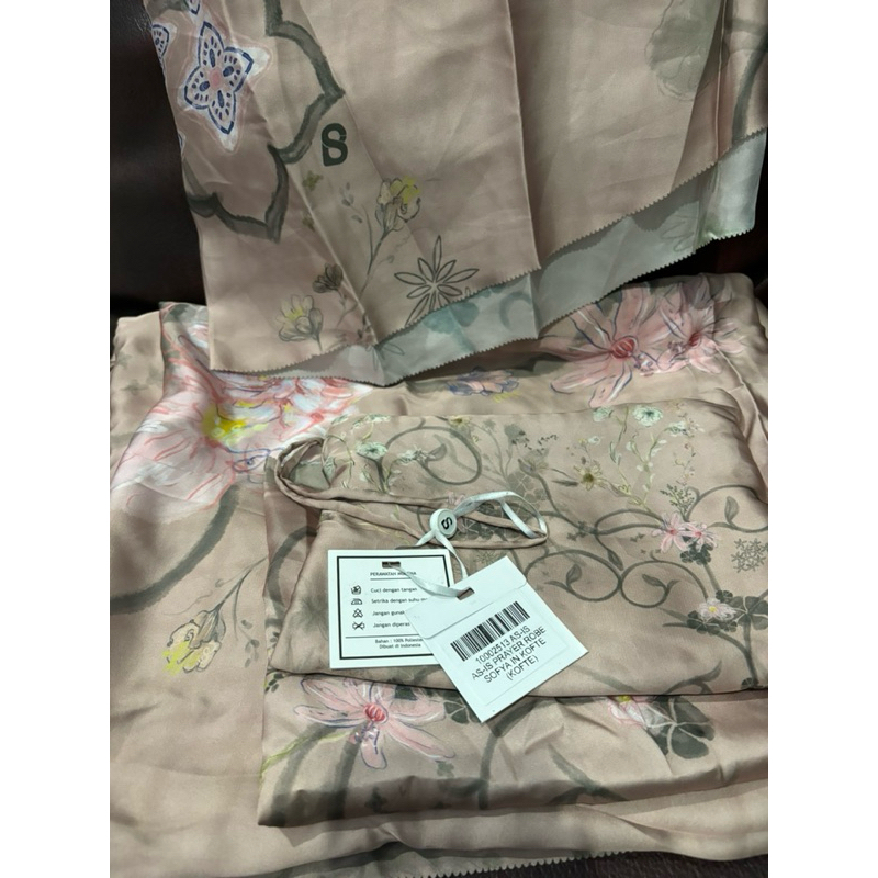 Mukena as is Buttonscarves Sofya