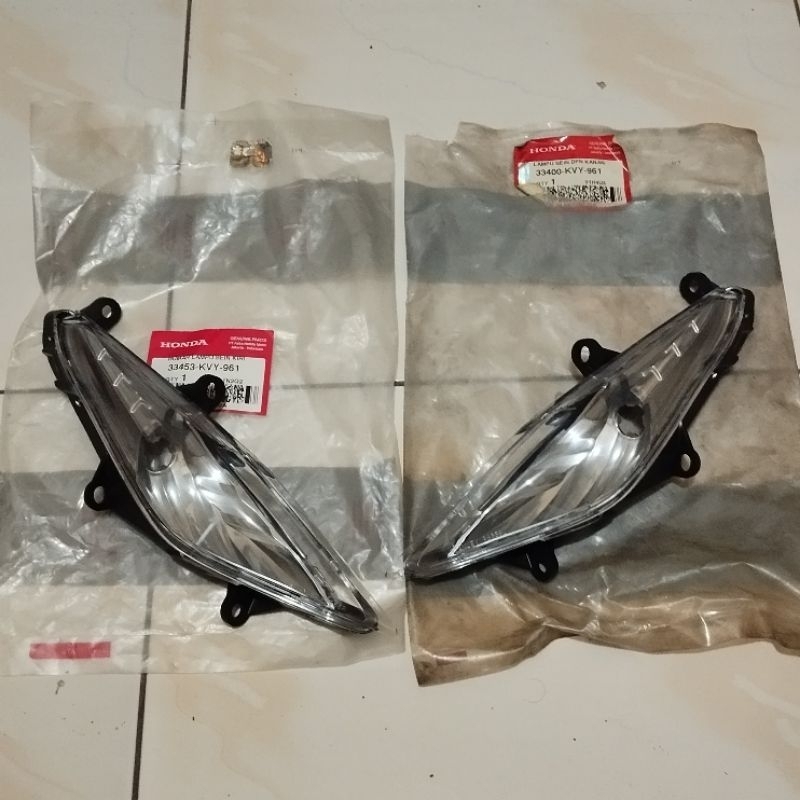 Lampu Sen Sein Assy Rihting Depan Kiri Kanan Honda Beat Karbu Ori Ahm 33450-KVY-961 33400-KVY-961 or