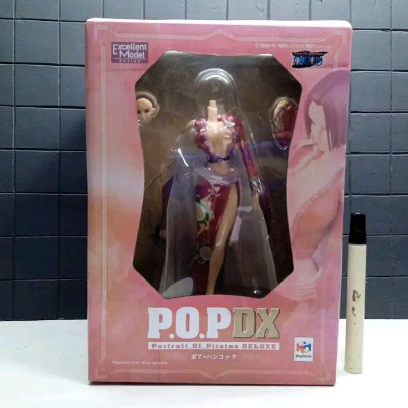 mainan action figure pop dx boa hancock One piece  Tinggi sekitar 10 inch Statue recast Detail bagus