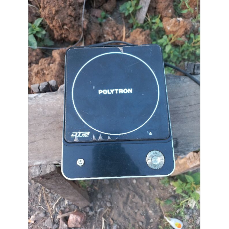 Pemutar dvd Polytron portable usb player nyala display