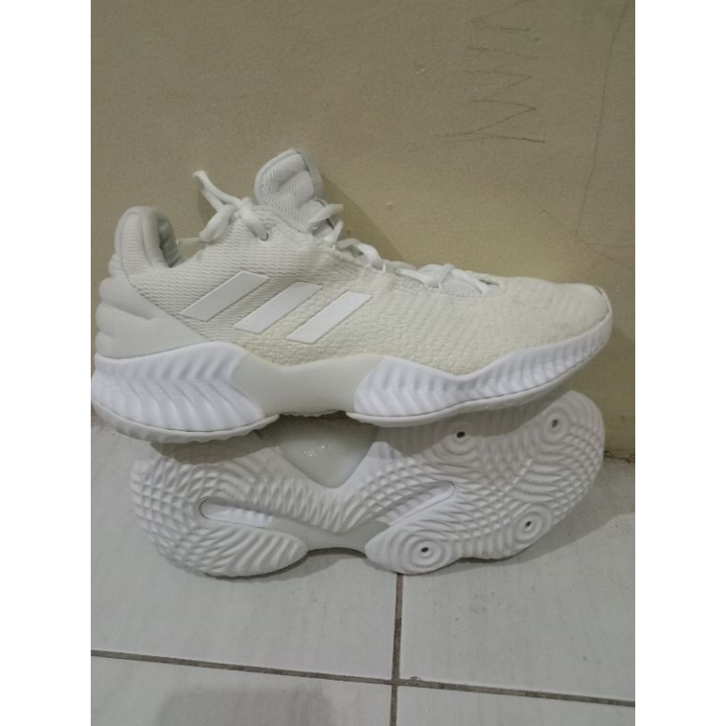 sepatu volly second 42