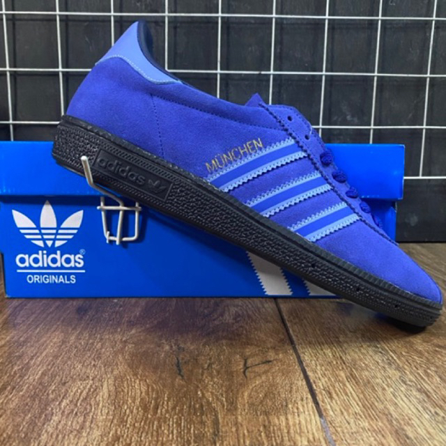 Sepatu Kasual Munchen Blue Paradise