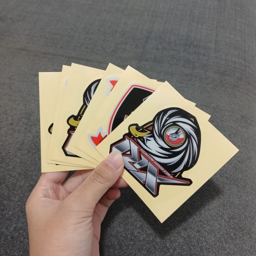 

Cetak Sticker Skotlet Masking Meteran Tinta ECO 8 Warna Laminasi Super Gloss Super Doff - Stiker Skotlet Bisa Nyala atau Berpendar Ketika Terkena Cahaya