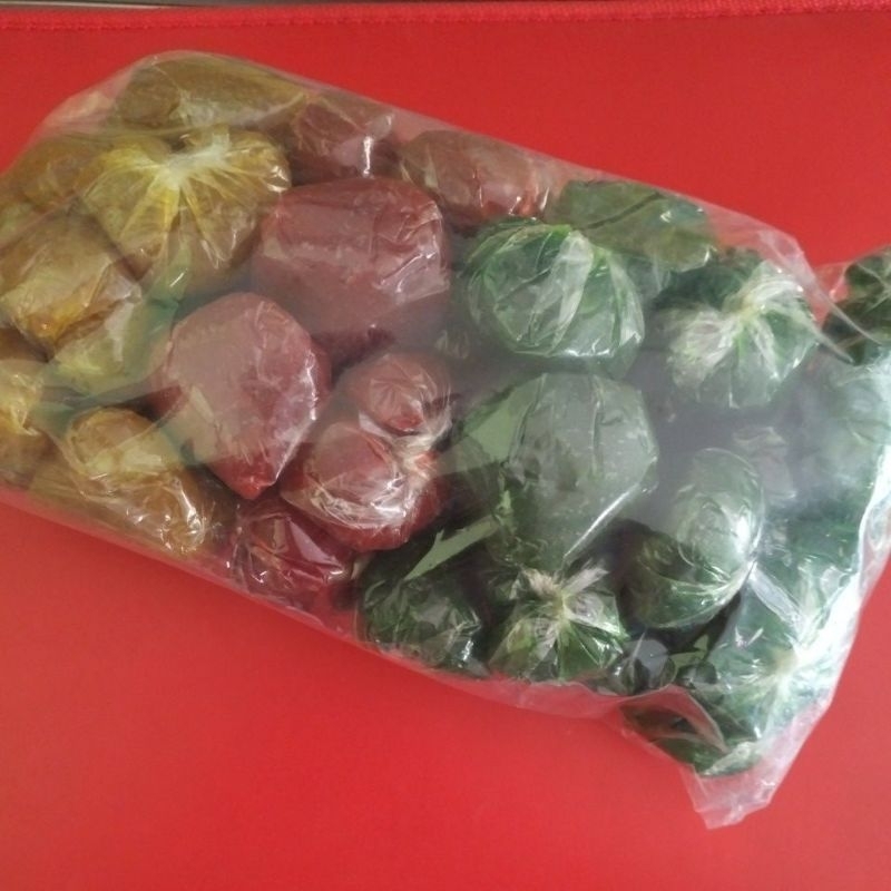 

dodol buah aneka rasaa nanas, strawberry,melon. empuk tidak keras.