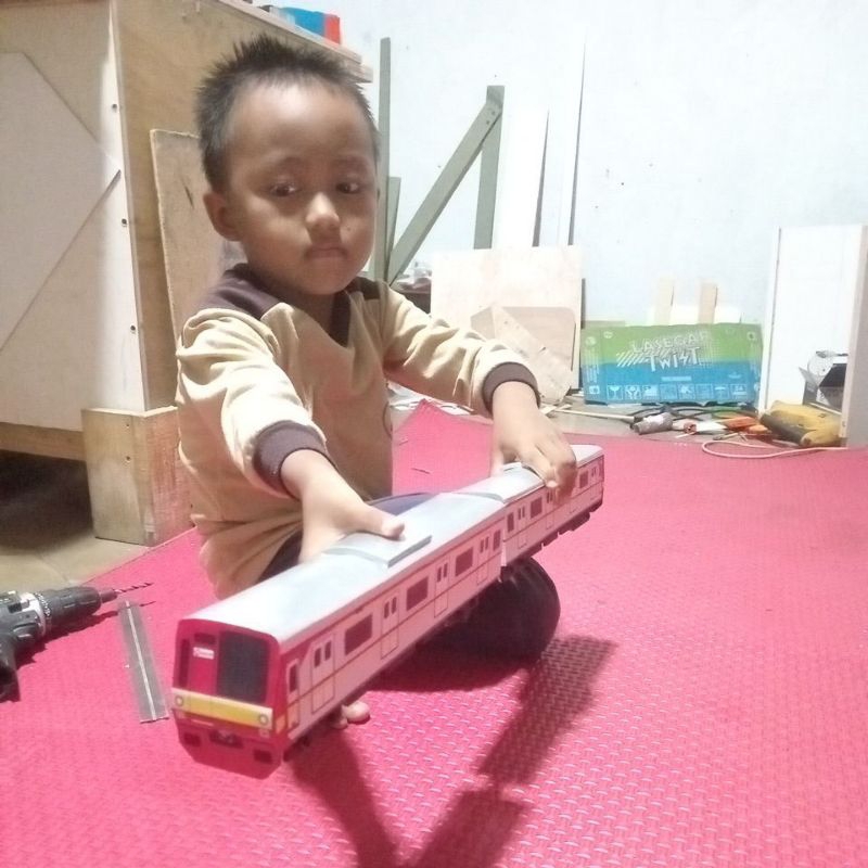 Mainan Kereta Api KRL Commuter