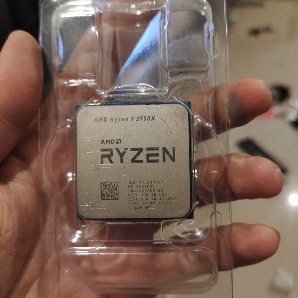 Processor AMD Ryzen 9 3900X 12 Core 24 Threads
