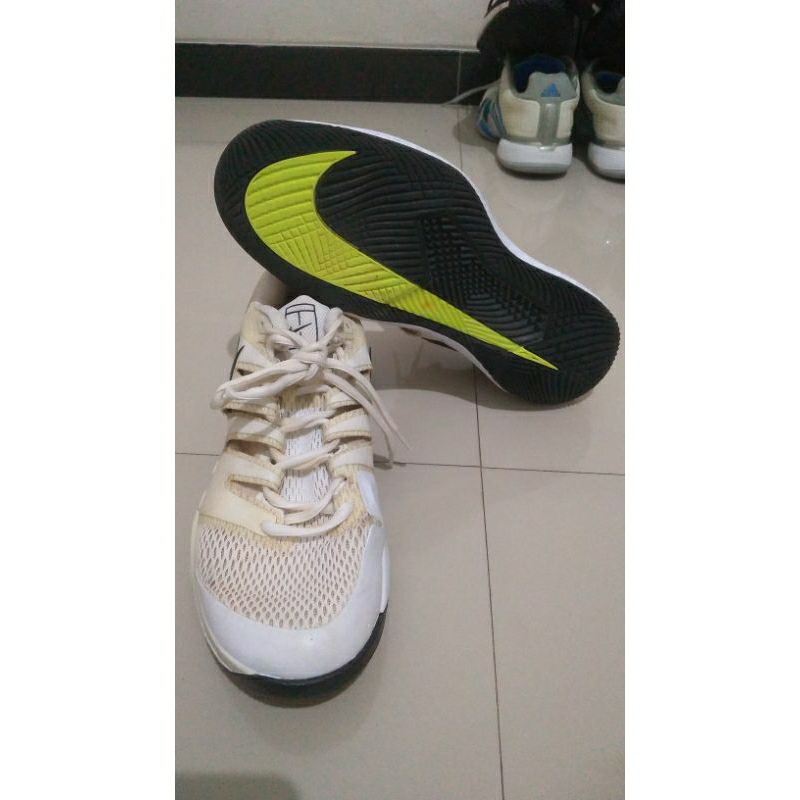 sepatu tenis nike vapor