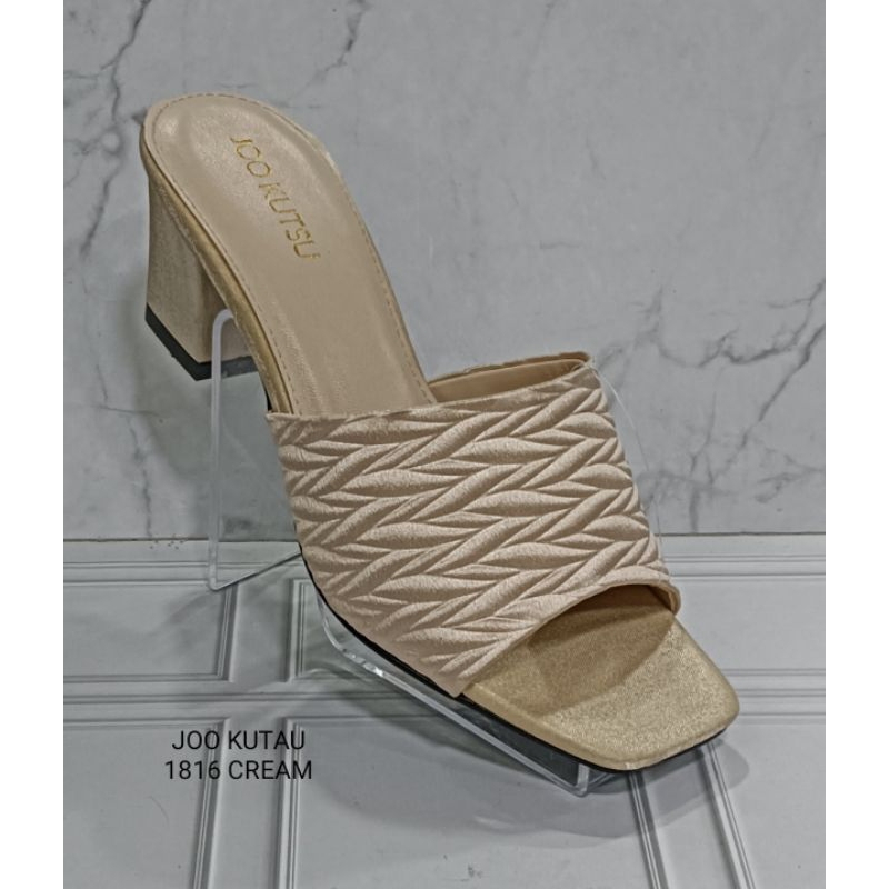 sandal cewek, sandal wanita, sandal slide/sorong bahan kulit brand  JOO KUTSU
