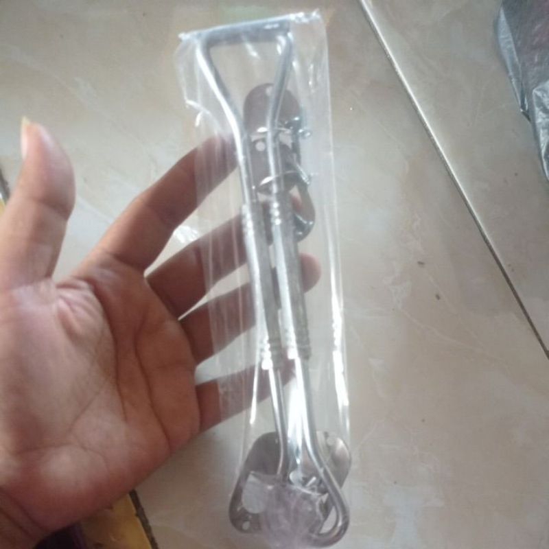 cantolan/kaitan  jendela