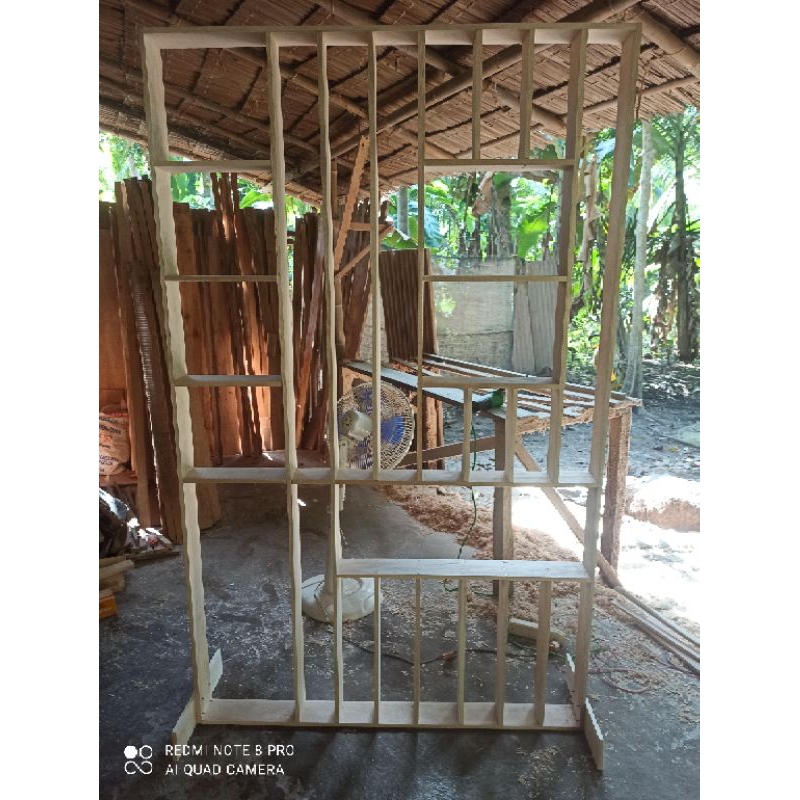 Lemari penyekat ruang tamu Rak penyekat Ruangan