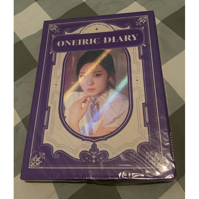 OFFICIAL IZ*ONE Album Oneiric Diary Oneiric ver. Cover Minju
