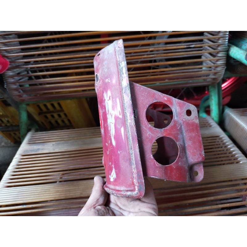 Dasi Dada Tameng Depan Honda C70 Original Warna Merah Original Bekas Copotan Motor Second 2nd
