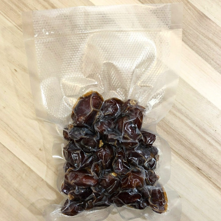 

KURMA KHALAS THERMO VACUM BAG 250GR / KURMA KHOLAS / KURMA MURAH COD