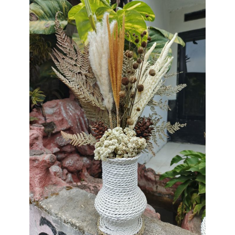 Paket bunga dekorasi vas guci 20cm . bunga hias dinding, bunga sudut ruangan murah