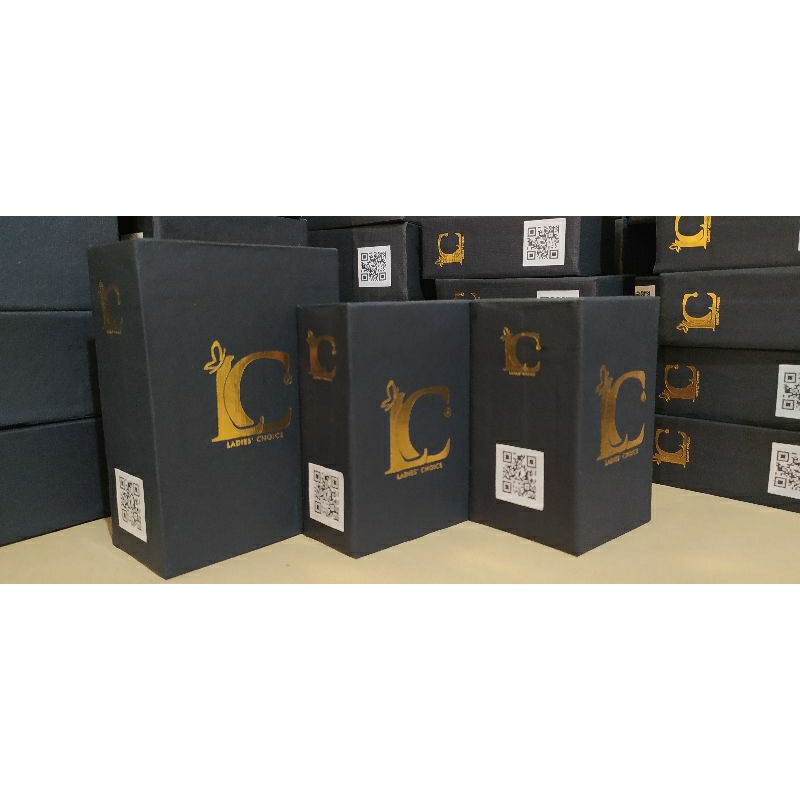 

Exclusive Hardbox Premium Packaging Parfum Custom size & warna Plus Foil Logo Branding