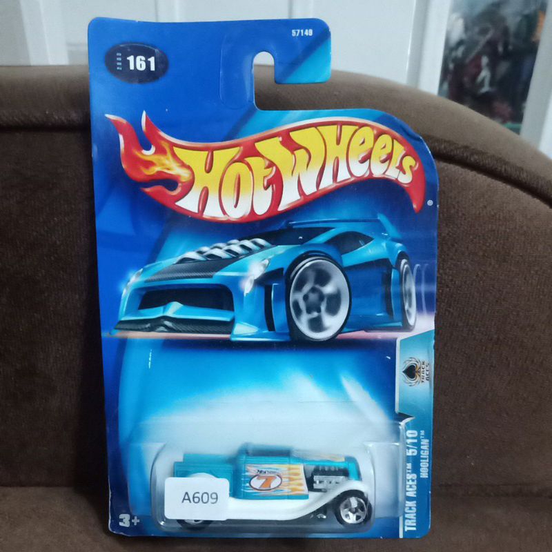 hooligan hotwheels track aces biru
