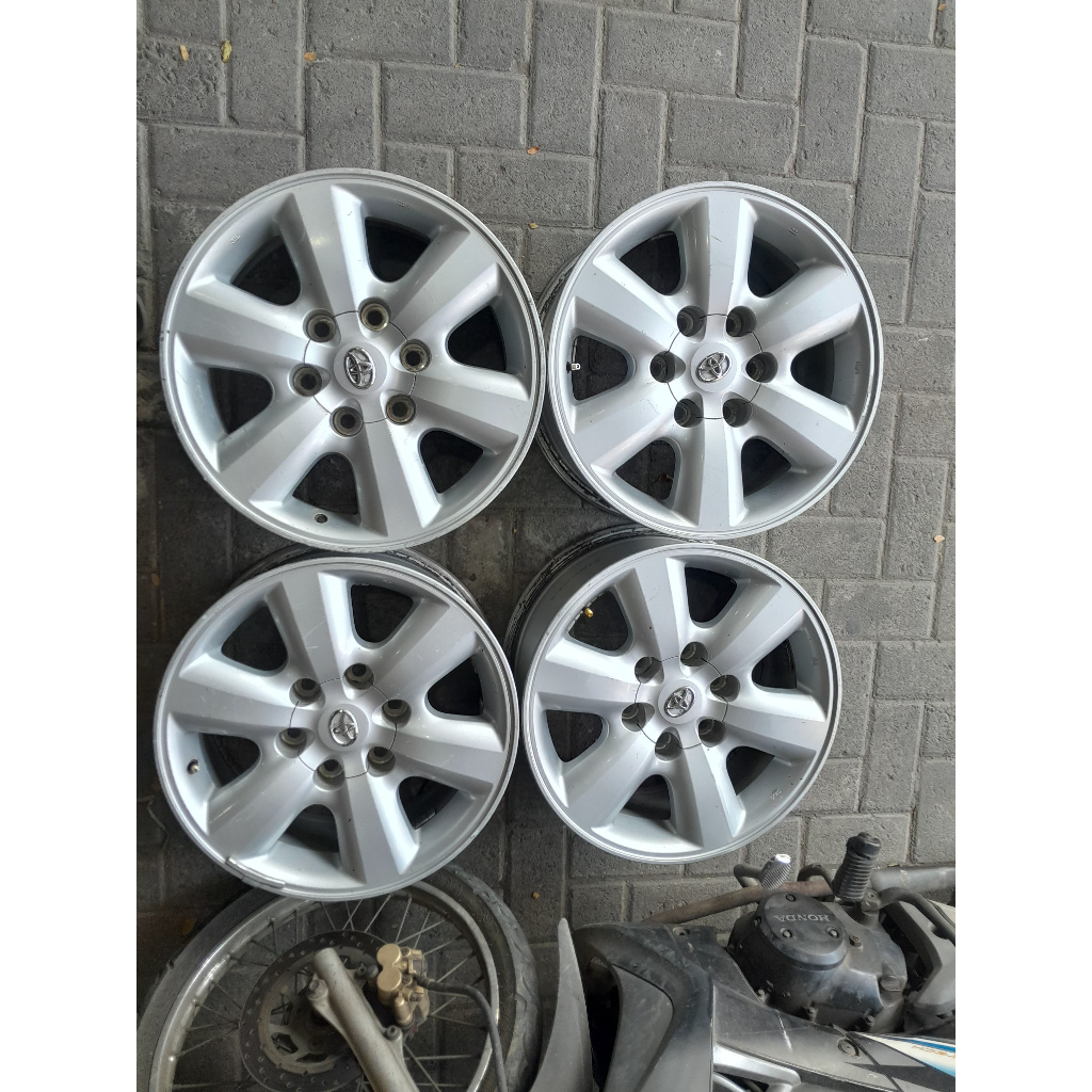 VELG BEKAS COPOTAN FORTUNER R17 LUBANG 6
