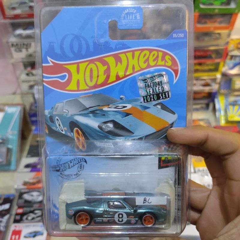 hotwheels ford gt 40 super treasure hunt factory shield